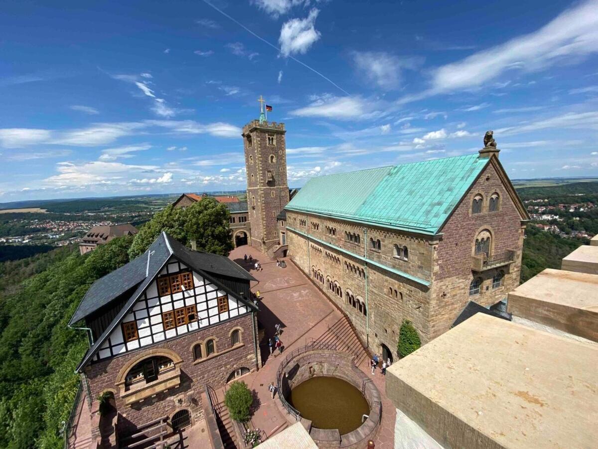 Апартаменты Discovair Eisenach -Karlstrasse- Fussgaengerzone Mit Netflix Экстерьер фото